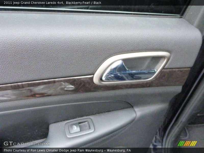 Blackberry Pearl / Black 2011 Jeep Grand Cherokee Laredo 4x4