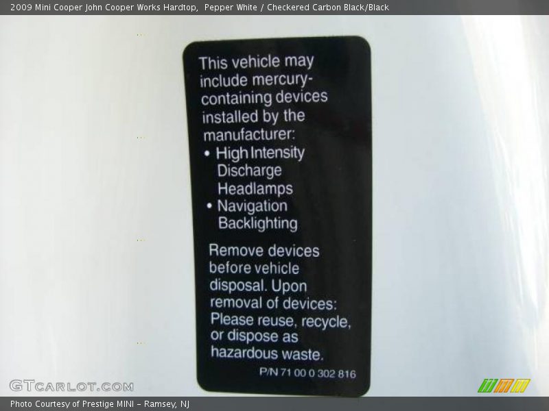 Pepper White / Checkered Carbon Black/Black 2009 Mini Cooper John Cooper Works Hardtop