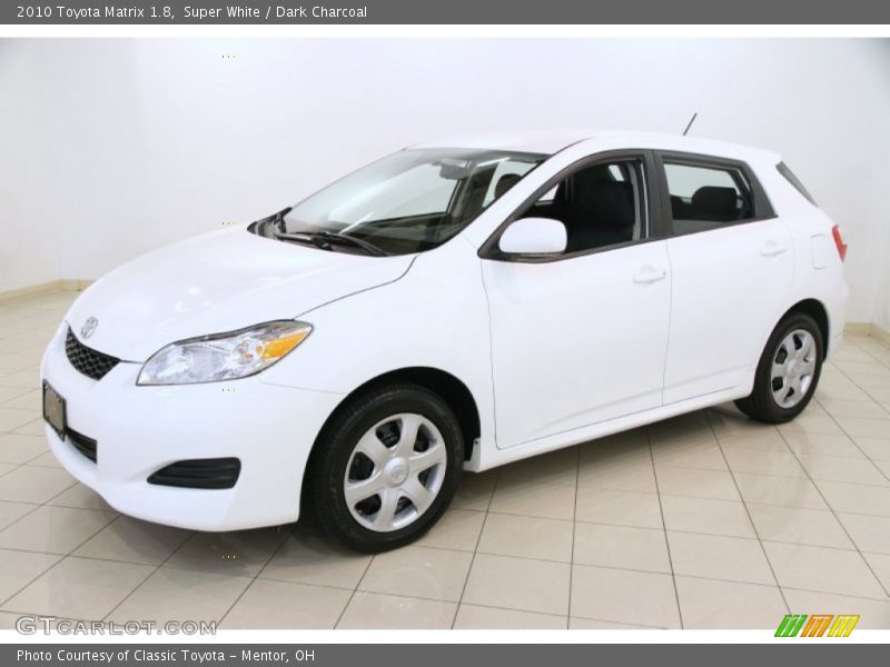 Super White / Dark Charcoal 2010 Toyota Matrix 1.8