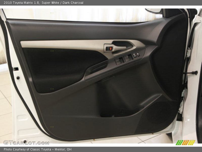 Super White / Dark Charcoal 2010 Toyota Matrix 1.8