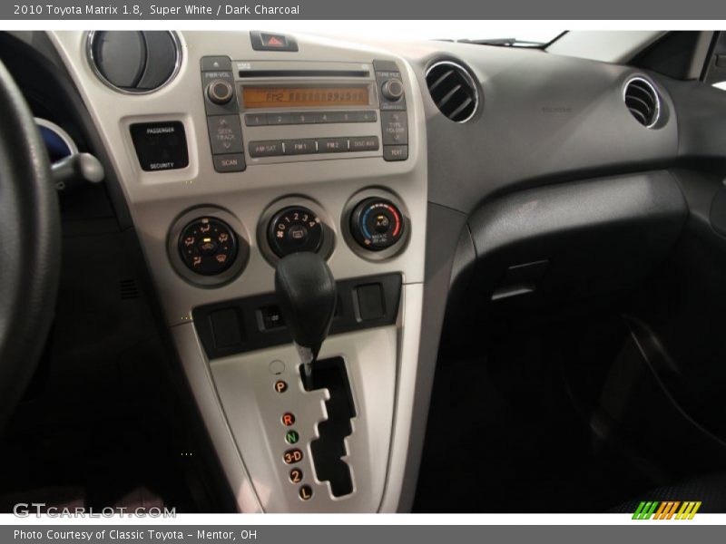 Super White / Dark Charcoal 2010 Toyota Matrix 1.8