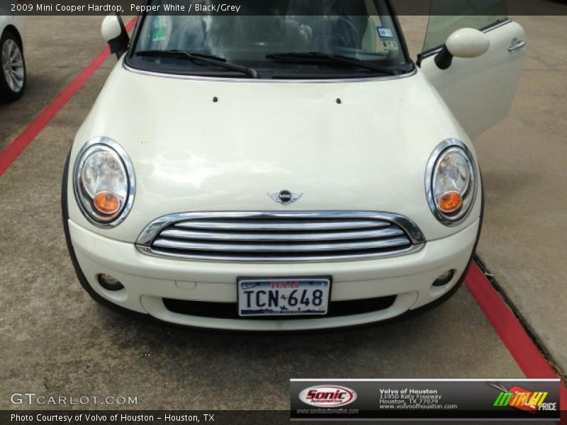 Pepper White / Black/Grey 2009 Mini Cooper Hardtop