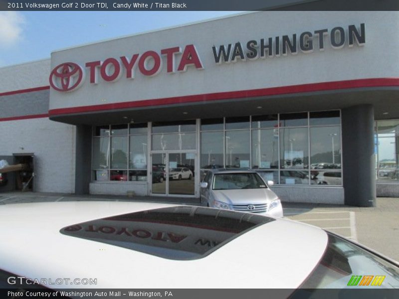 Candy White / Titan Black 2011 Volkswagen Golf 2 Door TDI