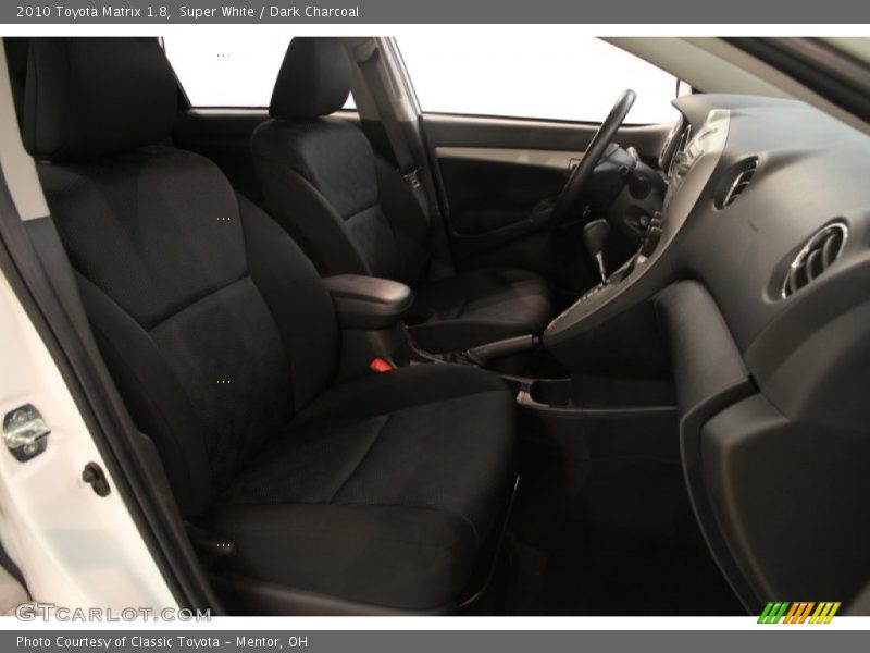 Super White / Dark Charcoal 2010 Toyota Matrix 1.8