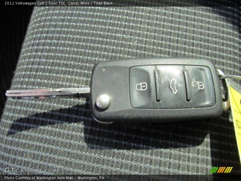 Candy White / Titan Black 2011 Volkswagen Golf 2 Door TDI