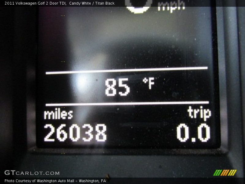 Candy White / Titan Black 2011 Volkswagen Golf 2 Door TDI