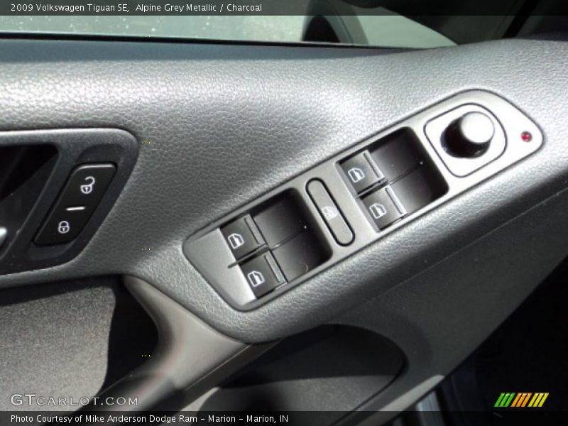 Alpine Grey Metallic / Charcoal 2009 Volkswagen Tiguan SE