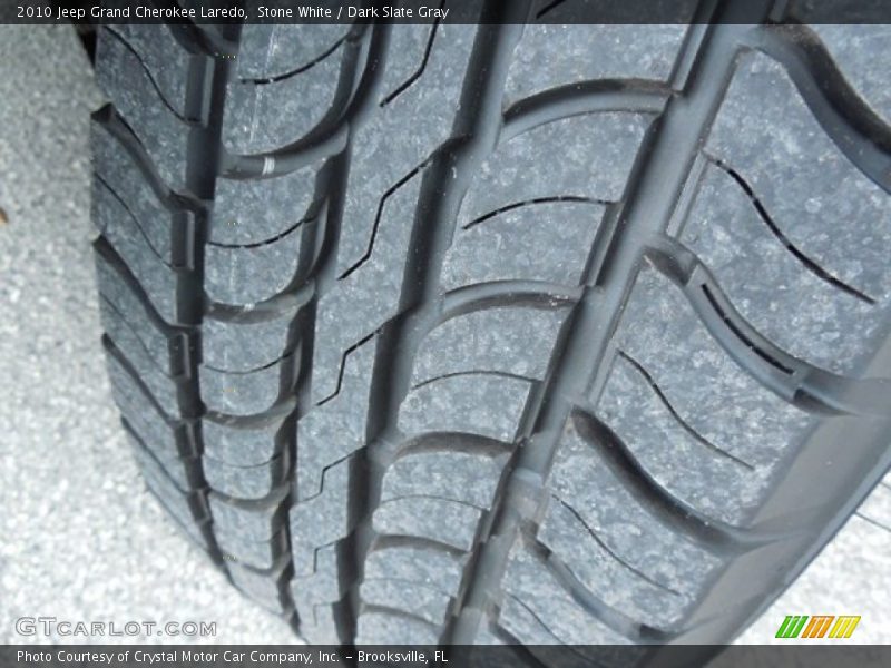 Stone White / Dark Slate Gray 2010 Jeep Grand Cherokee Laredo