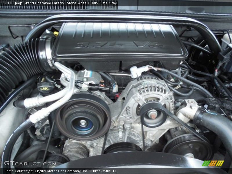 Stone White / Dark Slate Gray 2010 Jeep Grand Cherokee Laredo