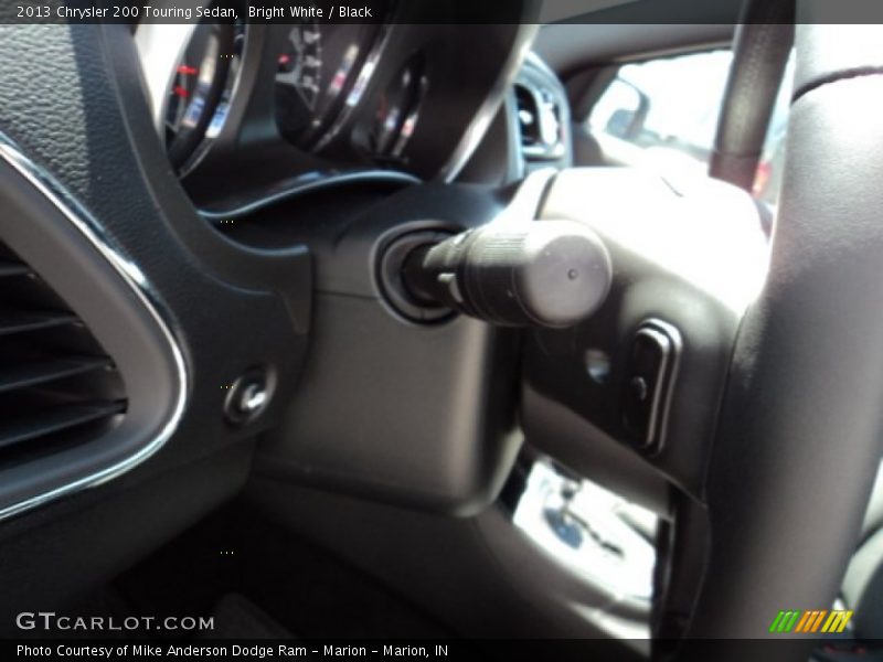 Bright White / Black 2013 Chrysler 200 Touring Sedan