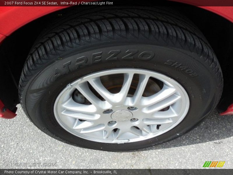 Infra-Red / Charcoal/Light Flint 2007 Ford Focus ZX4 SE Sedan