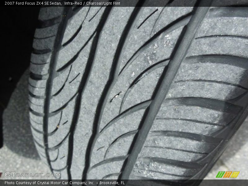 Infra-Red / Charcoal/Light Flint 2007 Ford Focus ZX4 SE Sedan