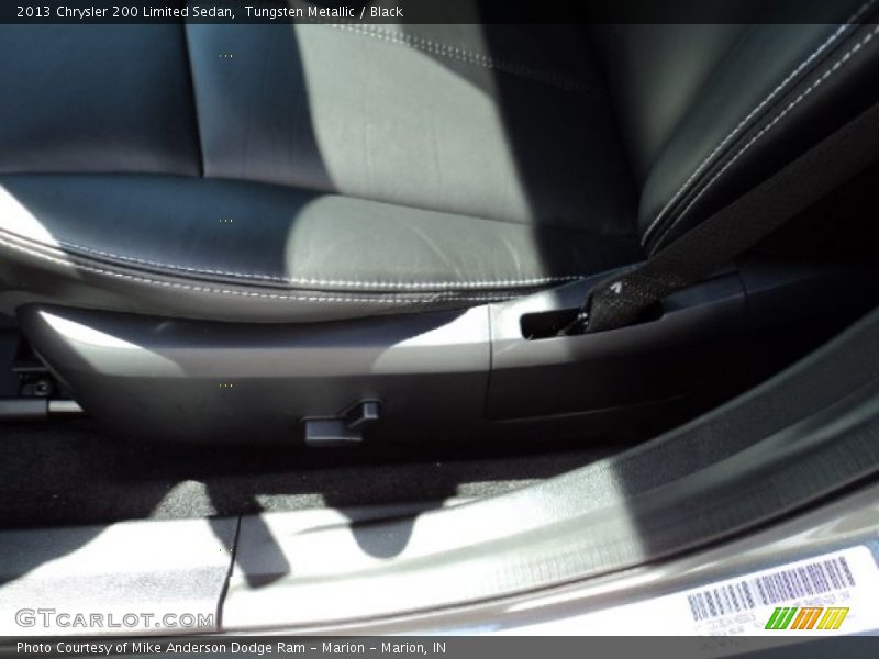 Tungsten Metallic / Black 2013 Chrysler 200 Limited Sedan