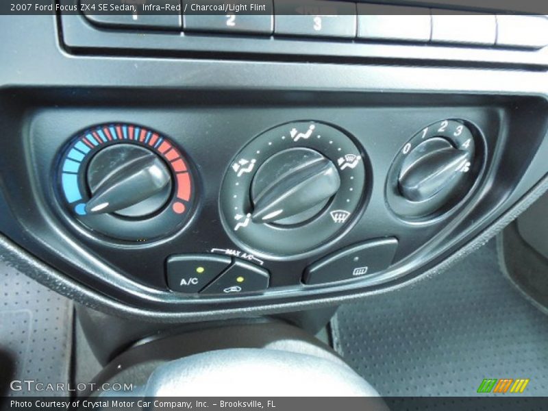 Infra-Red / Charcoal/Light Flint 2007 Ford Focus ZX4 SE Sedan