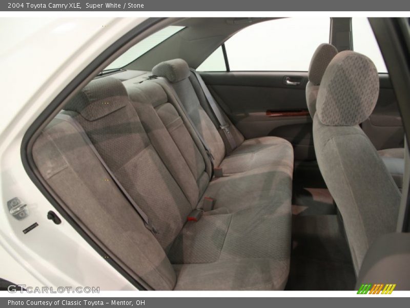 Super White / Stone 2004 Toyota Camry XLE
