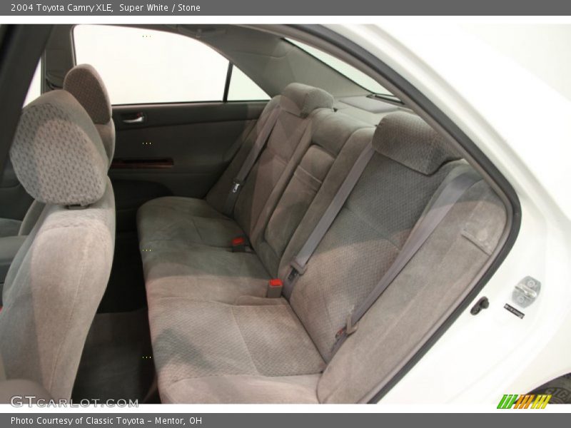 Super White / Stone 2004 Toyota Camry XLE