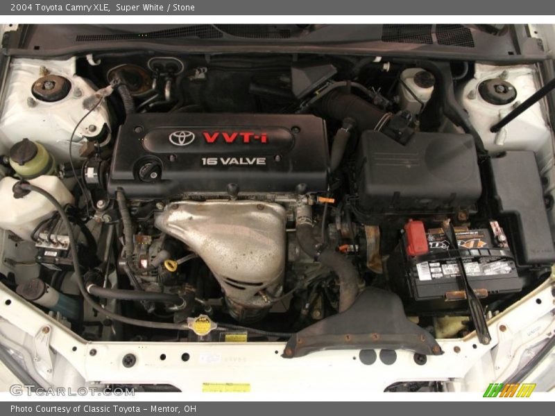 Super White / Stone 2004 Toyota Camry XLE