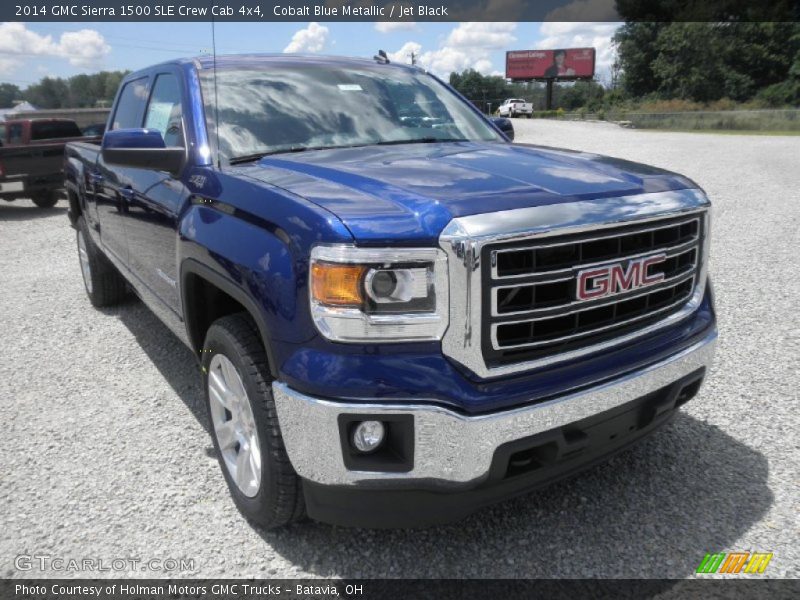 Front 3/4 View of 2014 Sierra 1500 SLE Crew Cab 4x4