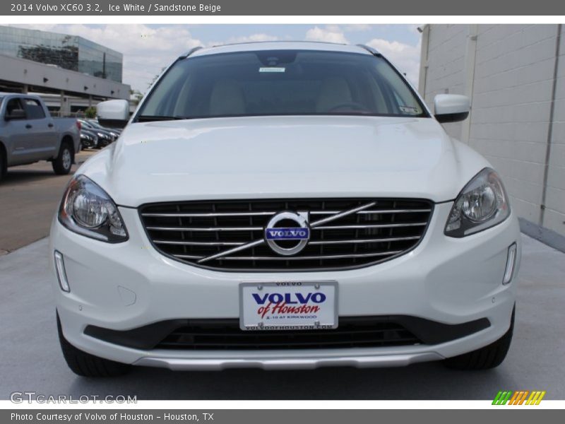 Ice White / Sandstone Beige 2014 Volvo XC60 3.2