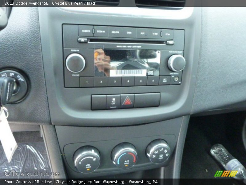 Crystal Blue Pearl / Black 2013 Dodge Avenger SE