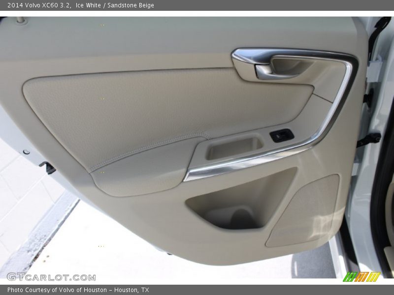Ice White / Sandstone Beige 2014 Volvo XC60 3.2