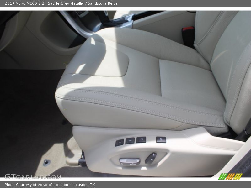 Front Seat of 2014 XC60 3.2