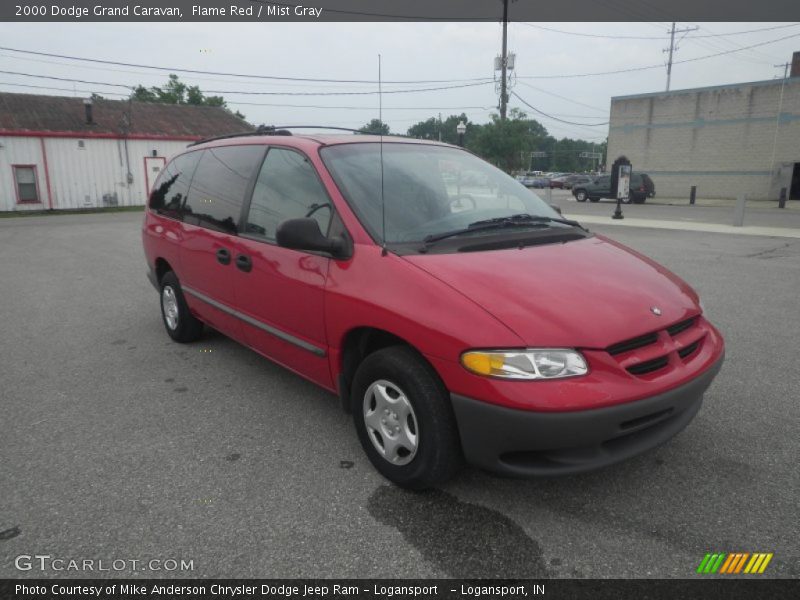 Front 3/4 View of 2000 Grand Caravan 