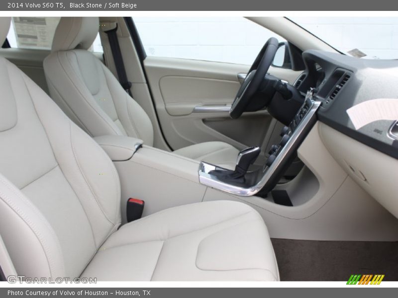 Front Seat of 2014 S60 T5