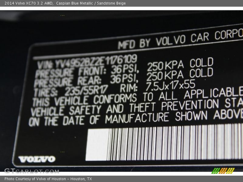 Caspian Blue Metallic / Sandstone Beige 2014 Volvo XC70 3.2 AWD