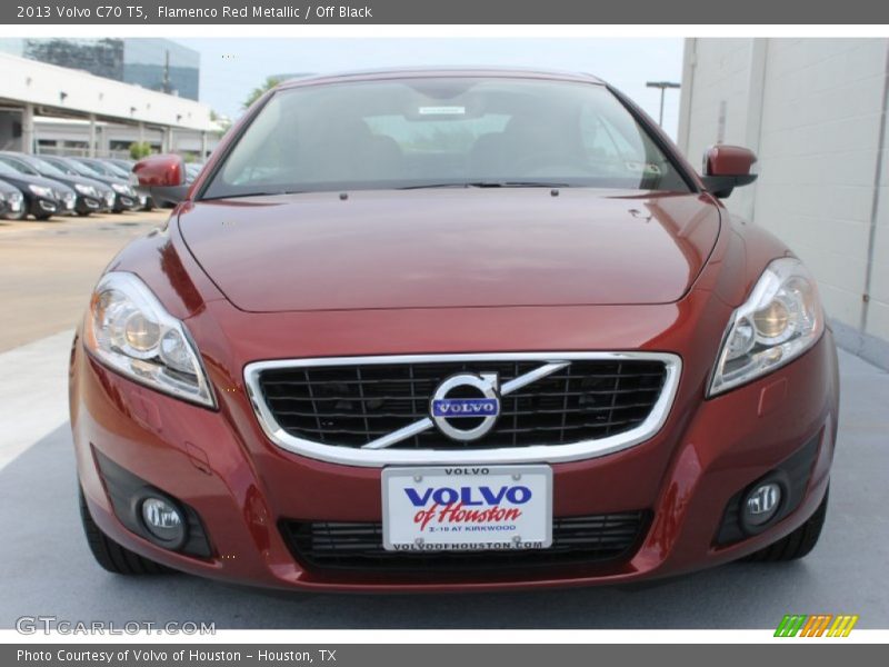 Flamenco Red Metallic / Off Black 2013 Volvo C70 T5