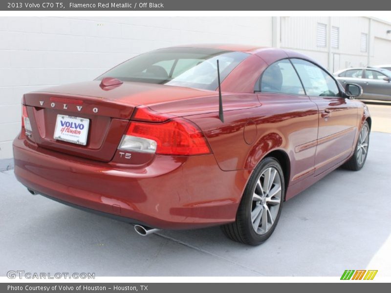 Flamenco Red Metallic / Off Black 2013 Volvo C70 T5