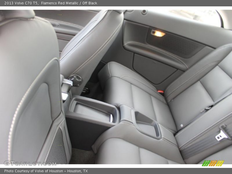 Flamenco Red Metallic / Off Black 2013 Volvo C70 T5