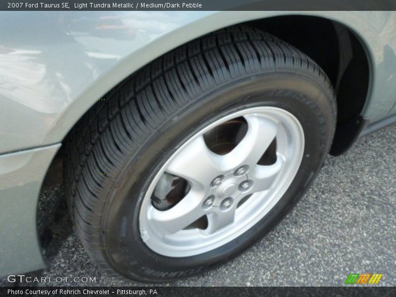 Light Tundra Metallic / Medium/Dark Pebble 2007 Ford Taurus SE