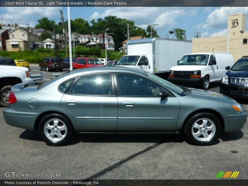 Light Tundra Metallic / Medium/Dark Pebble 2007 Ford Taurus SE