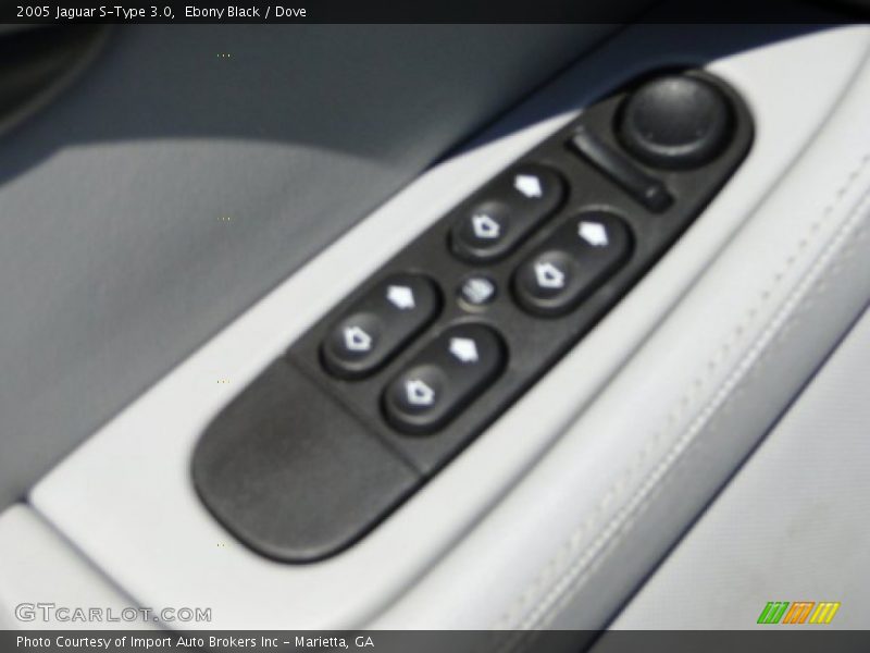 Ebony Black / Dove 2005 Jaguar S-Type 3.0