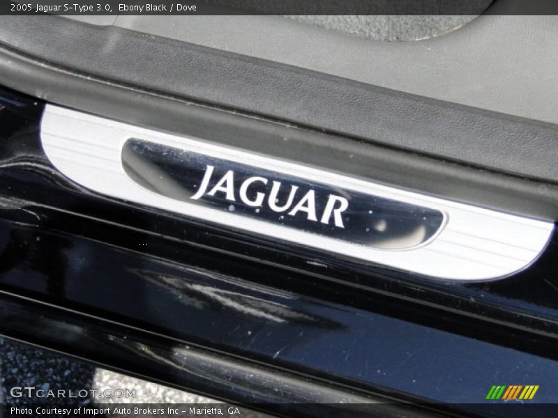 Ebony Black / Dove 2005 Jaguar S-Type 3.0