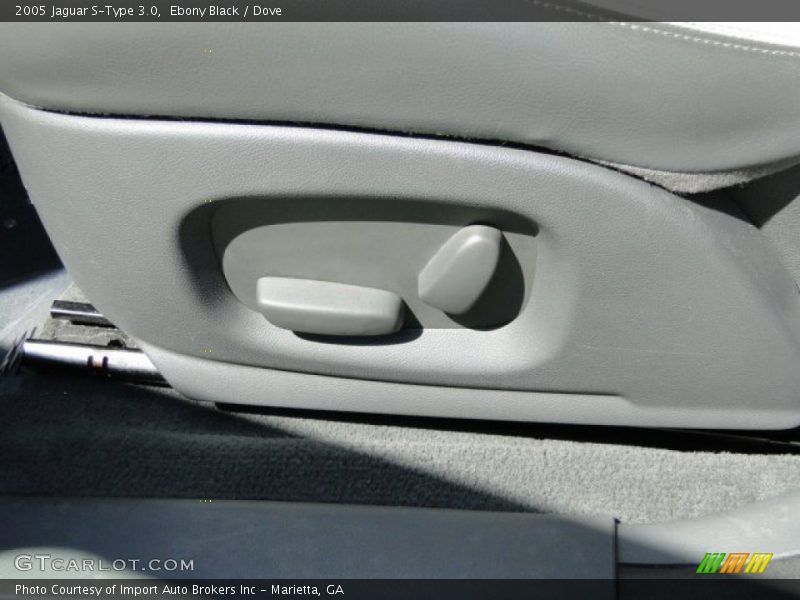 Ebony Black / Dove 2005 Jaguar S-Type 3.0