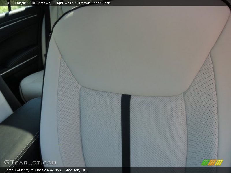Front Seat of 2013 300 Motown