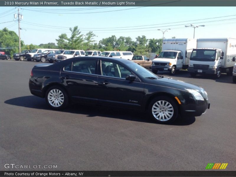 Tuxedo Black Metallic / Medium Light Stone 2010 Mercury Milan I4 Premier