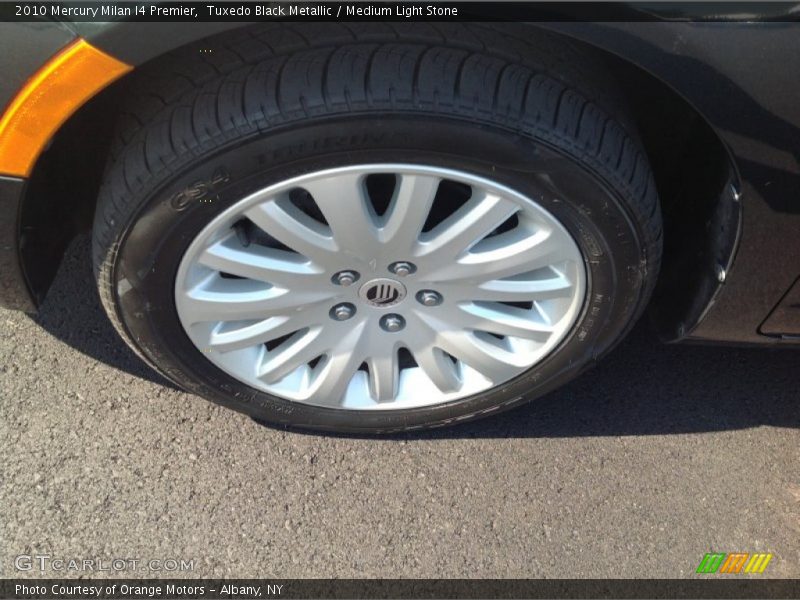 Tuxedo Black Metallic / Medium Light Stone 2010 Mercury Milan I4 Premier