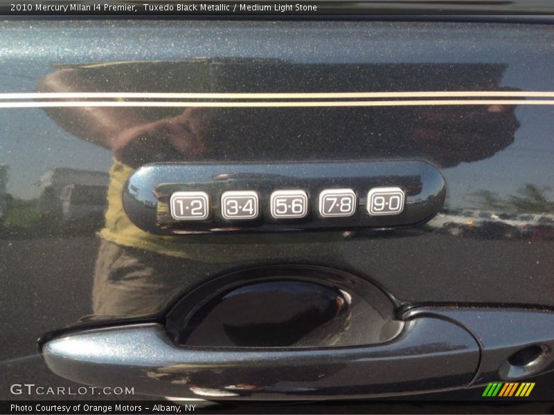 Tuxedo Black Metallic / Medium Light Stone 2010 Mercury Milan I4 Premier