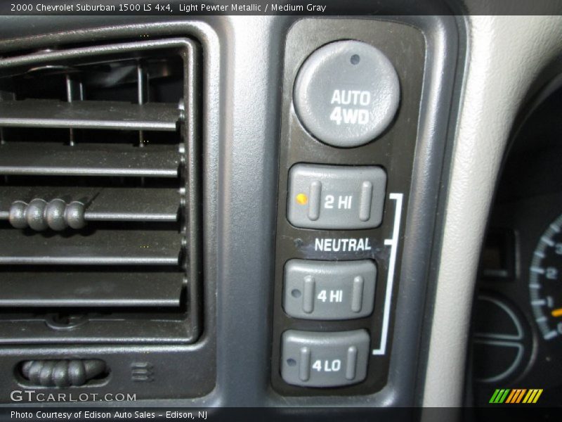 Light Pewter Metallic / Medium Gray 2000 Chevrolet Suburban 1500 LS 4x4
