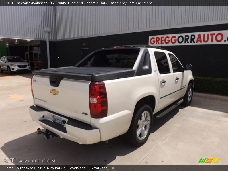 White Diamond Tricoat / Dark Cashmere/Light Cashmere 2011 Chevrolet Avalanche LTZ
