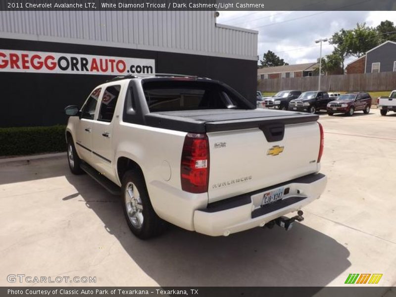 White Diamond Tricoat / Dark Cashmere/Light Cashmere 2011 Chevrolet Avalanche LTZ