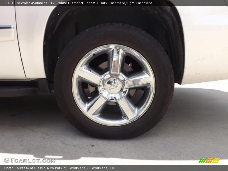White Diamond Tricoat / Dark Cashmere/Light Cashmere 2011 Chevrolet Avalanche LTZ