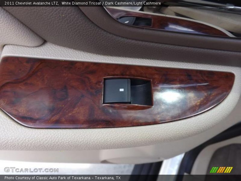 White Diamond Tricoat / Dark Cashmere/Light Cashmere 2011 Chevrolet Avalanche LTZ