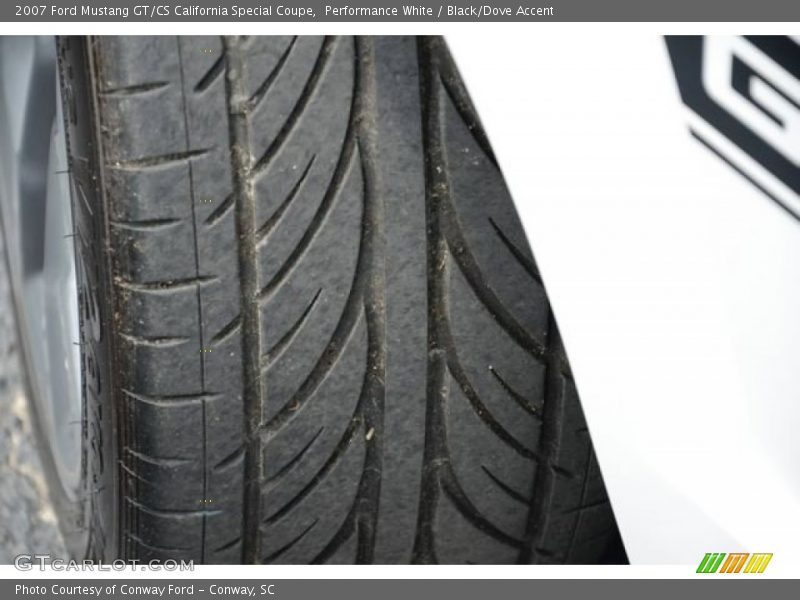 Performance White / Black/Dove Accent 2007 Ford Mustang GT/CS California Special Coupe