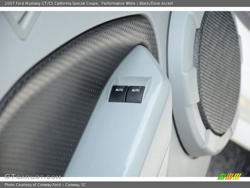 Performance White / Black/Dove Accent 2007 Ford Mustang GT/CS California Special Coupe