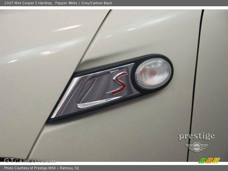 Pepper White / Grey/Carbon Black 2007 Mini Cooper S Hardtop