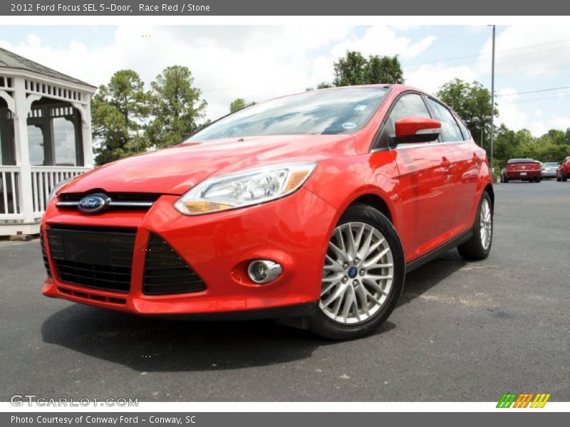 Front 3/4 View of 2012 Focus SEL 5-Door